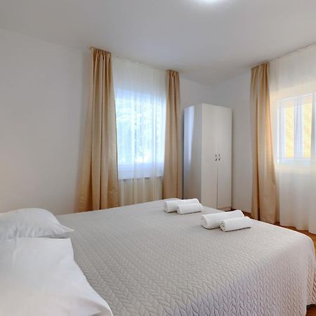 Apartment Nika-7 Umag Bagian luar foto
